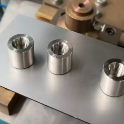 Energy storage spot welding machine welds stainless steel plates smoothly